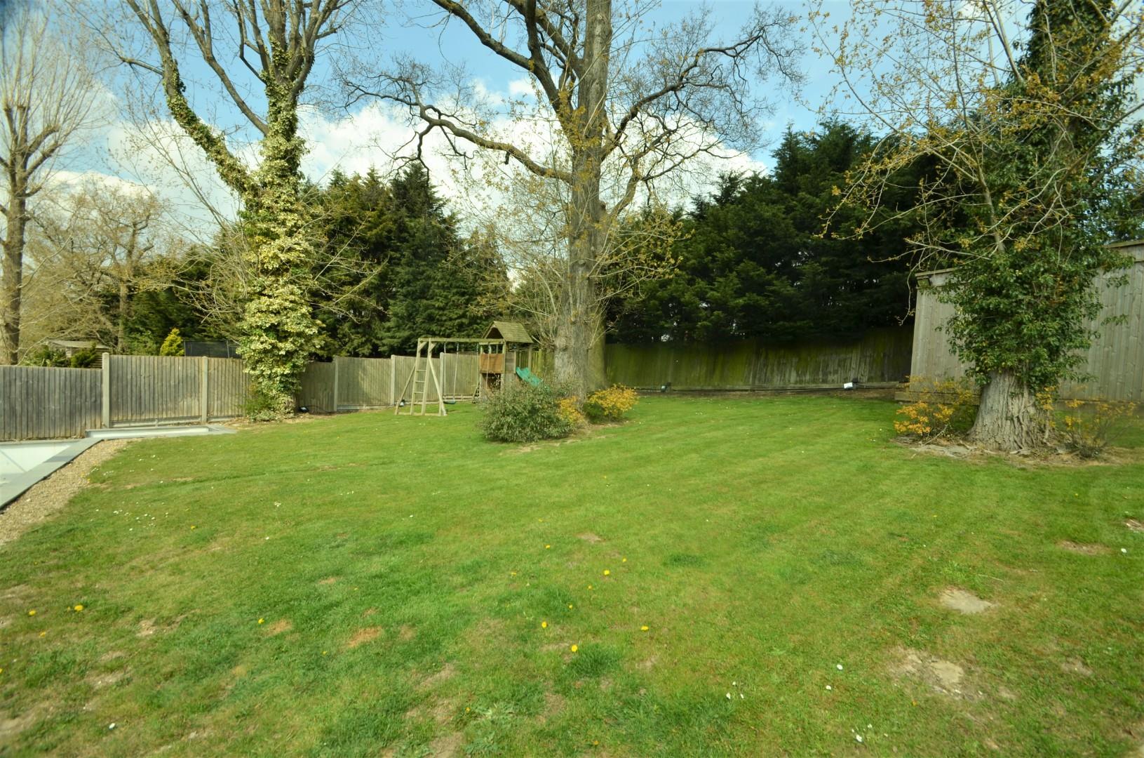 Robeson Way, Borehamwood